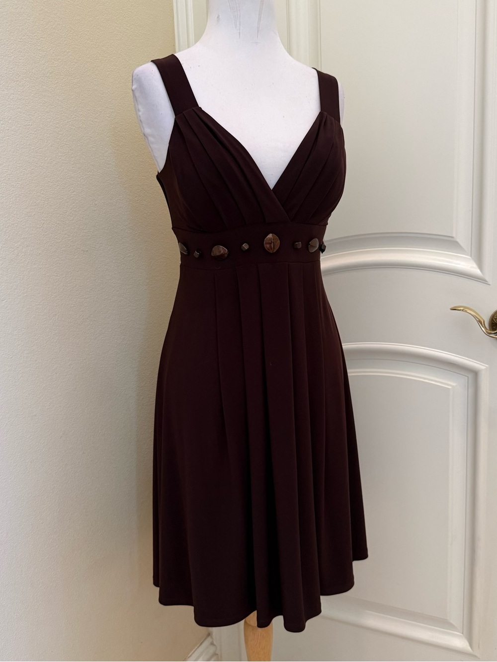 New Bisou Bisou brown jersey knit dress with large bead trim